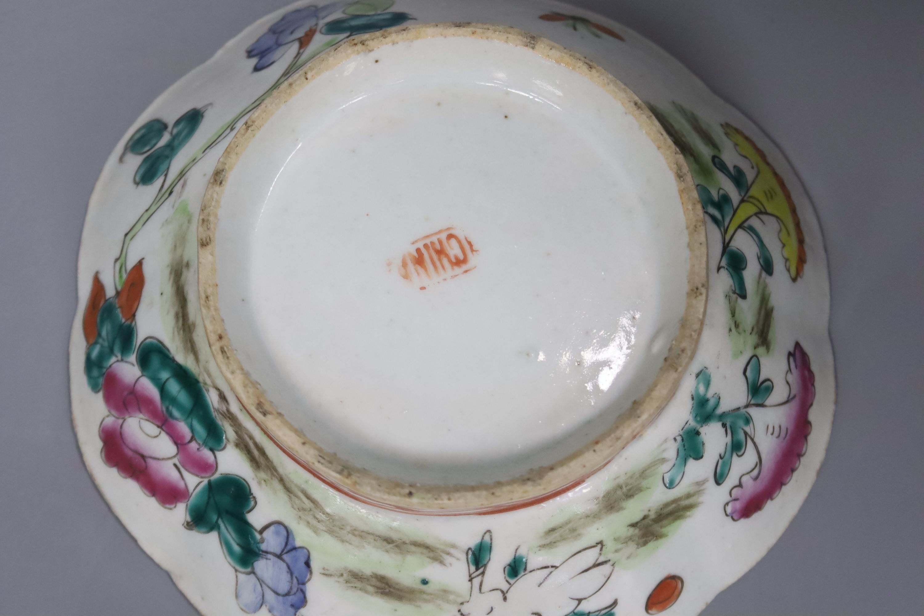 Two Chinese famille rose dishes, early 20th century, diameter 24cm